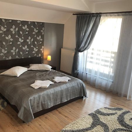 Hotel Boutique Garden Resort By Brancoveanu Моєчу-де-Жос Екстер'єр фото