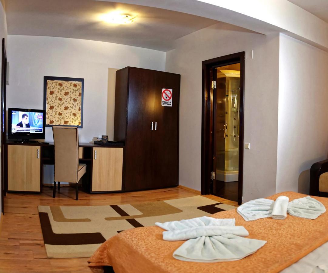 Hotel Boutique Garden Resort By Brancoveanu Моєчу-де-Жос Екстер'єр фото